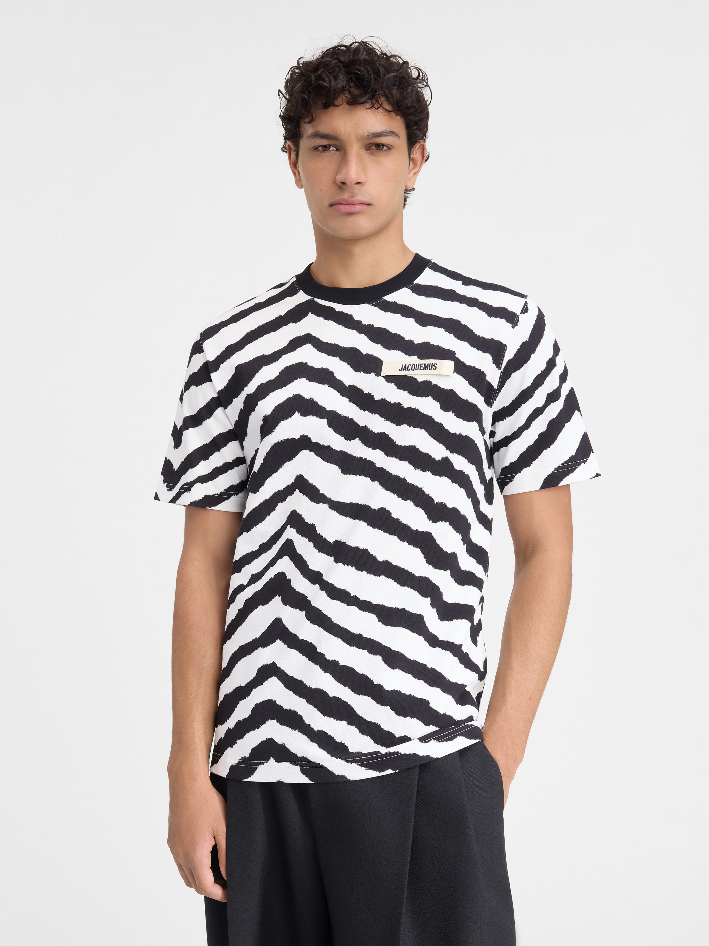 Jacquemus : Le t-shirt Gros Grain Zèbre