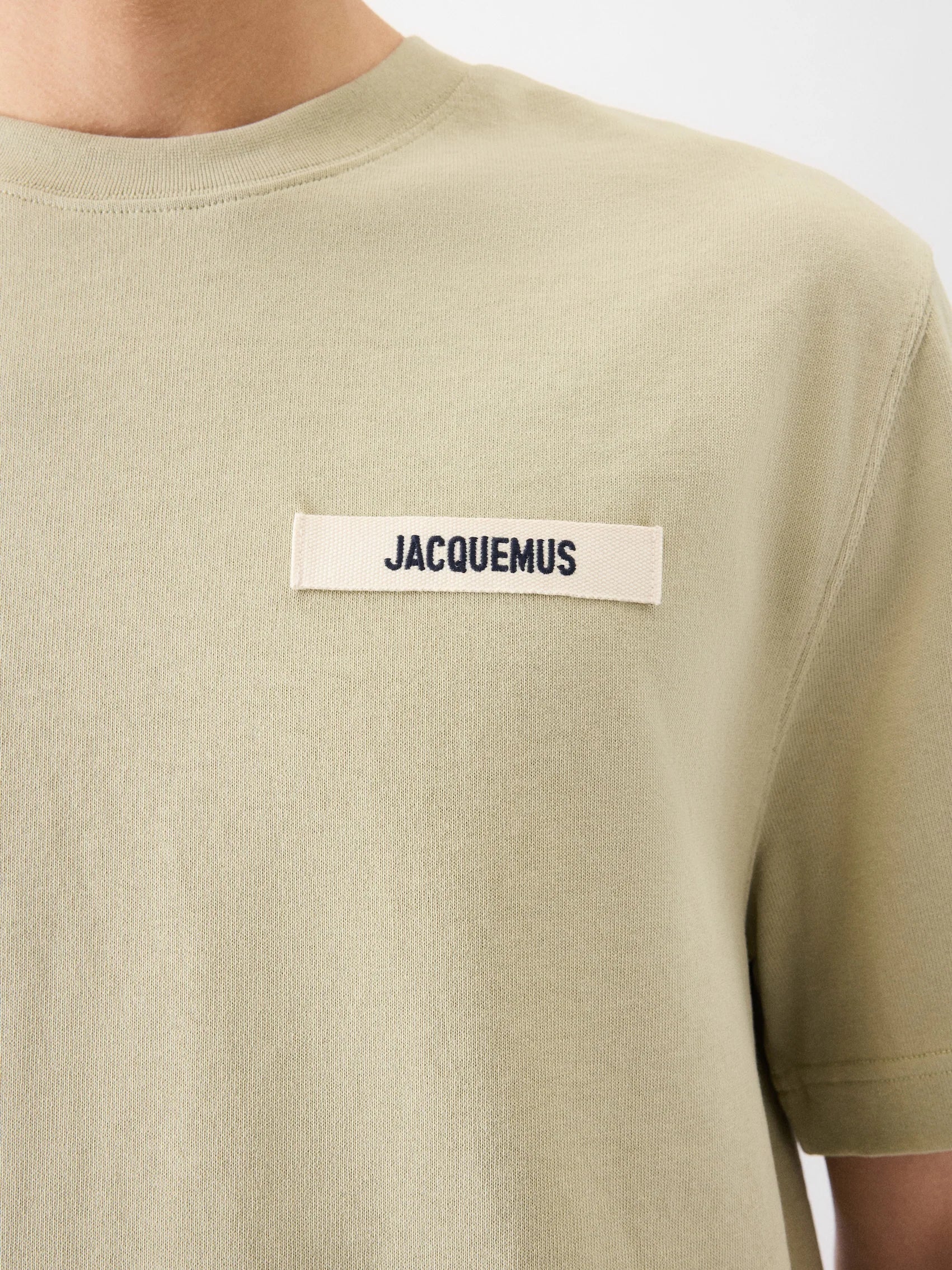 Jacquemus : Le t-shirt Gros Grain kaki Clair